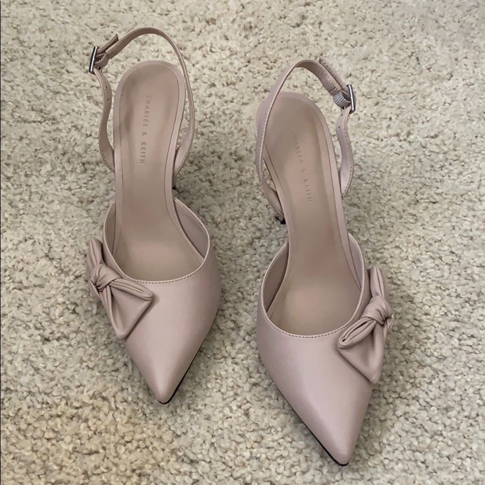Beautiful heels - Picture 2 of 7